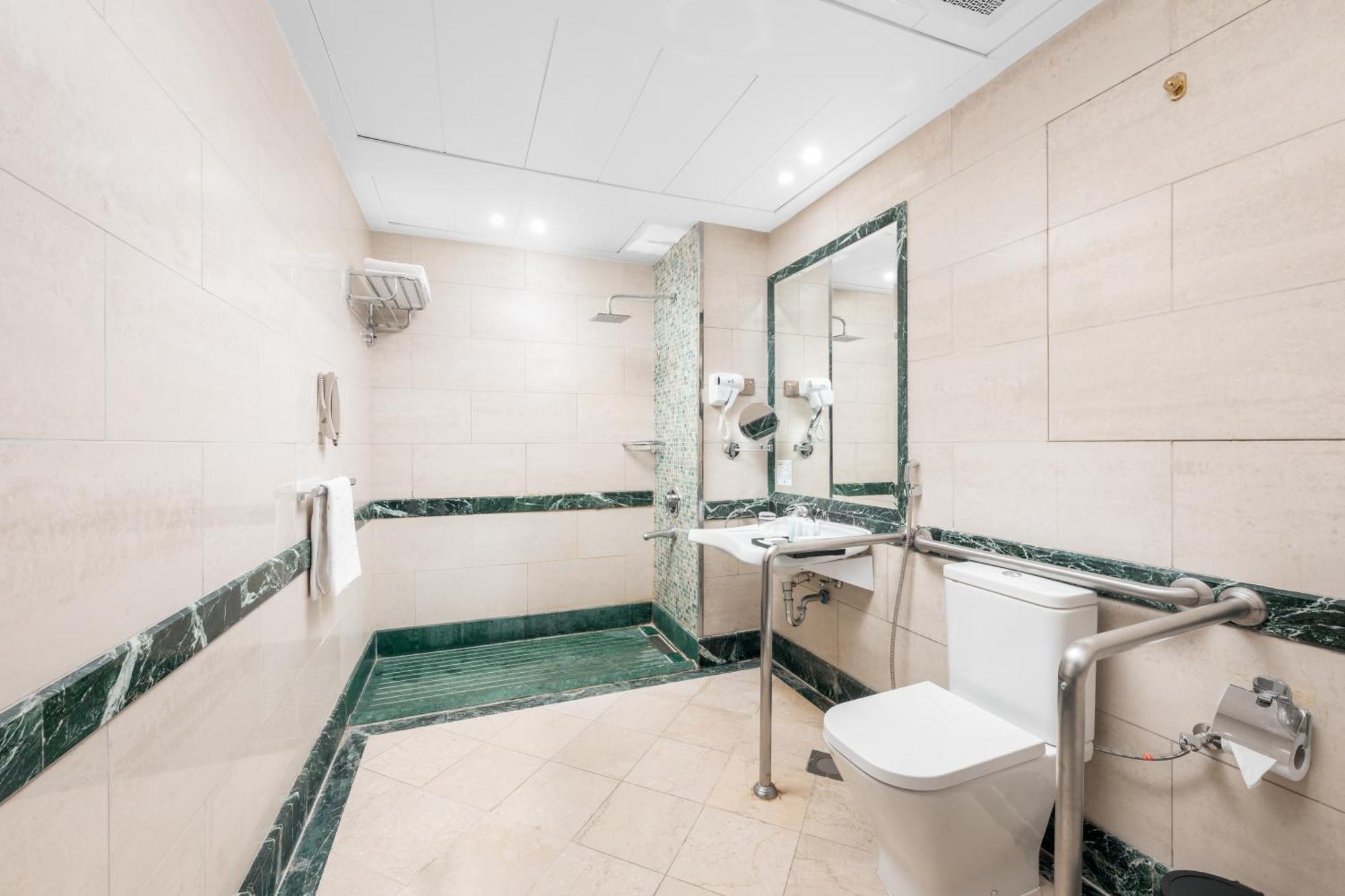 Dar Aleiman Al Haram Hotel Medina Luaran gambar Bathroom