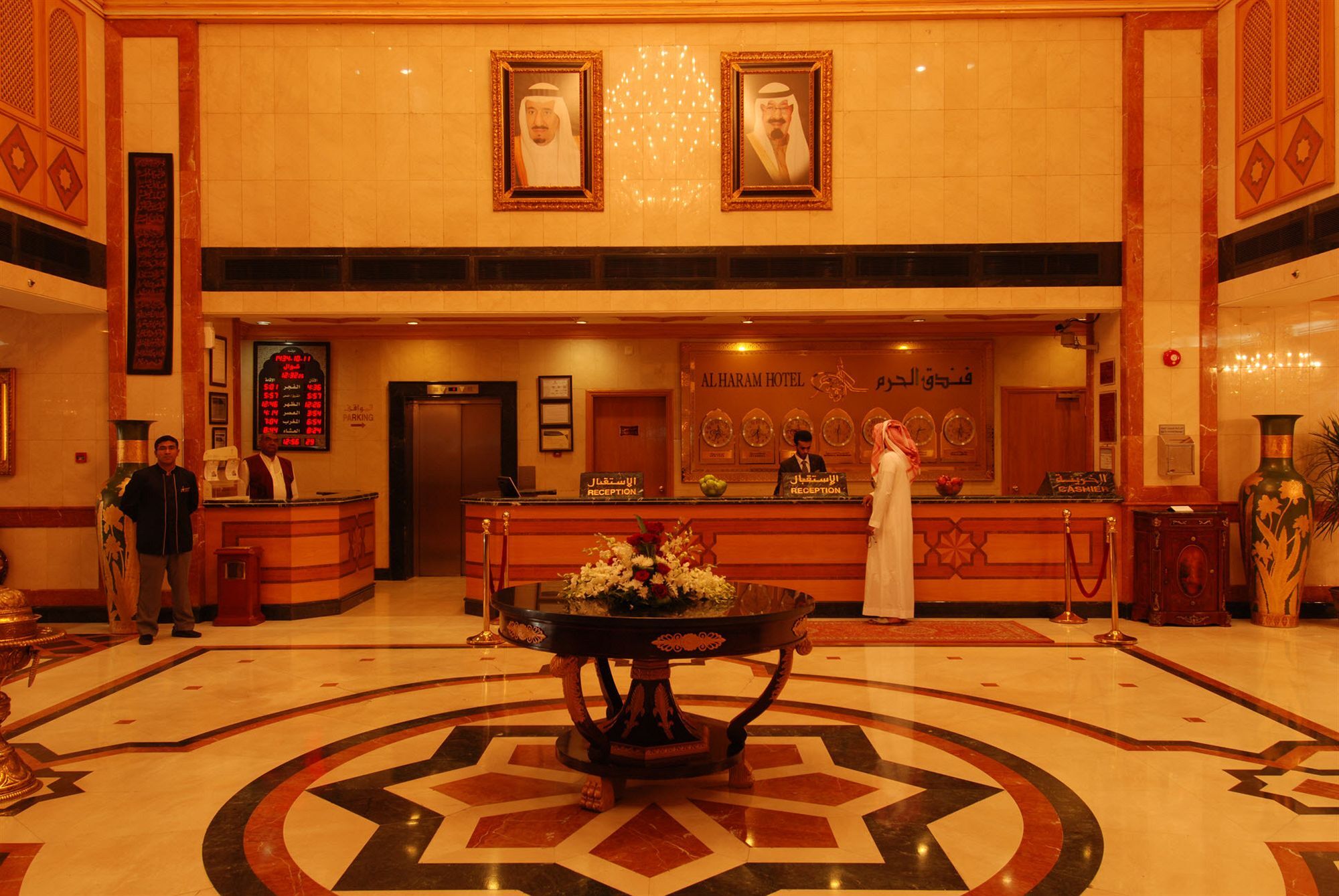 Dar Aleiman Al Haram Hotel Medina Luaran gambar The lobby of the hotel