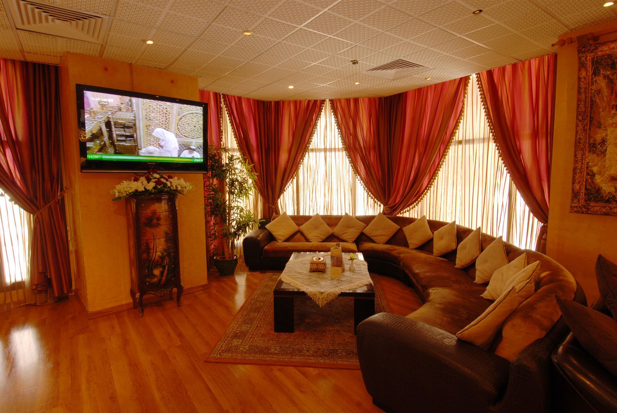 Dar Aleiman Al Haram Hotel Medina Luaran gambar The waiting room at the clinic