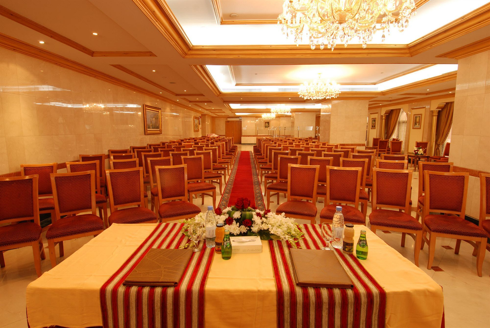 Dar Aleiman Al Haram Hotel Medina Luaran gambar The conference room of the hotel